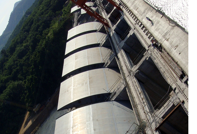 超大型弧形闸门装置后调试